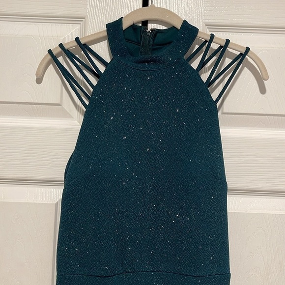 City Studio Green Glitter Halter Strappy Shoulder Gown Size 11 - Picture 4 of 12
